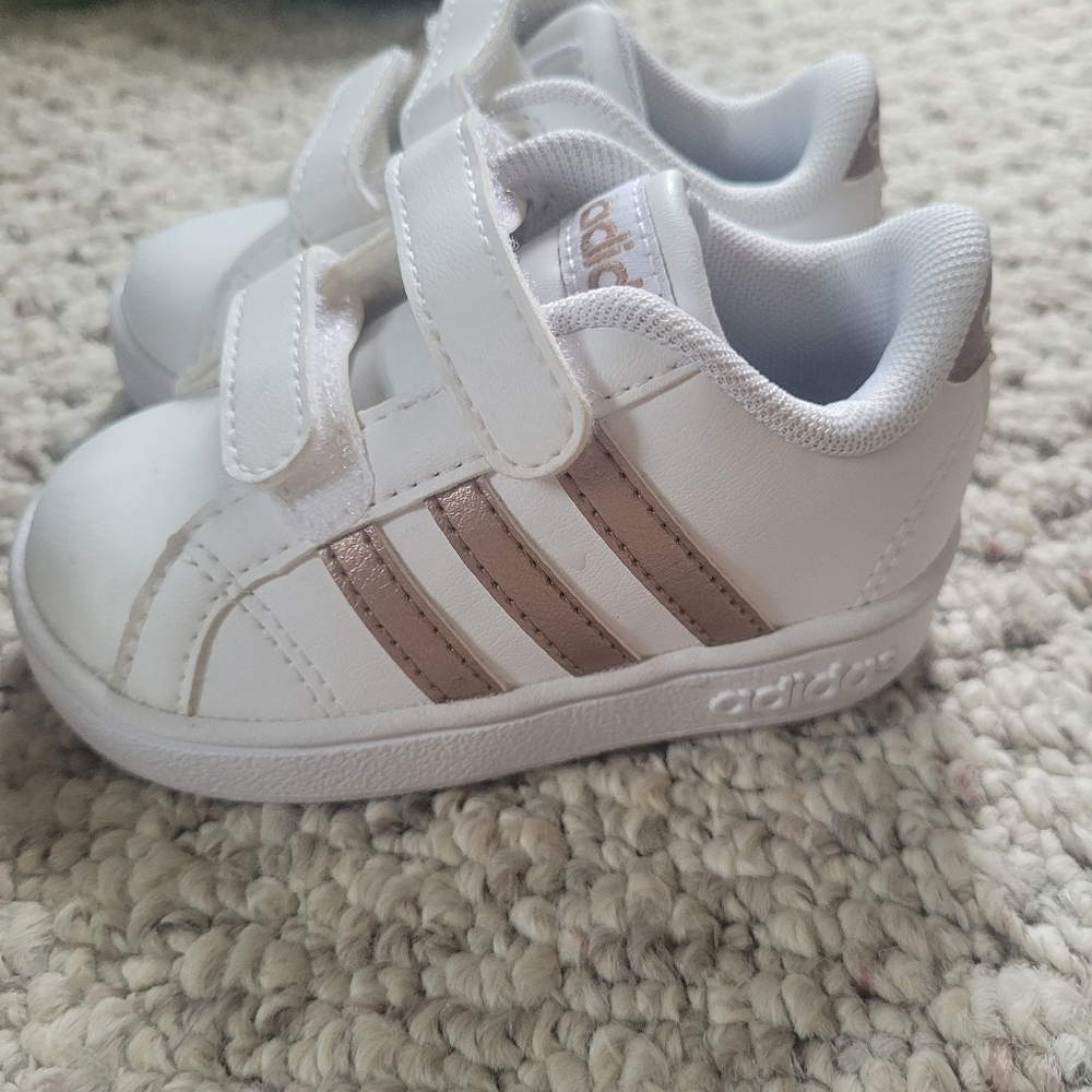 Little Girls Size 4k Adidas Tennis Shoes